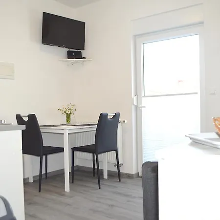 Comfortable Marijana Apartamento Preko