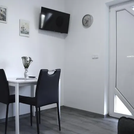 Comfortable Marijana Apartamento Preko