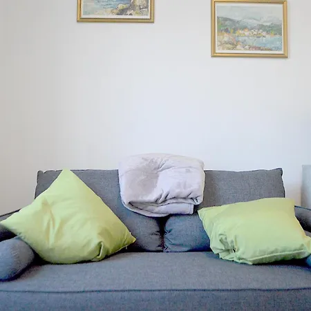 Comfortable Marijana