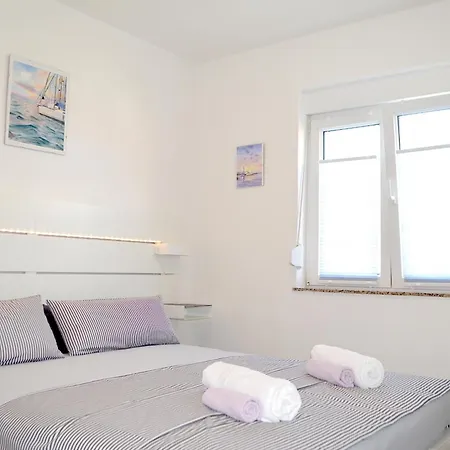 Comfortable Marijana