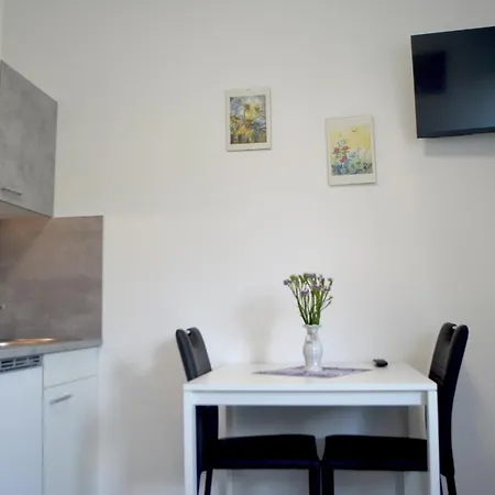 Comfortable Marijana