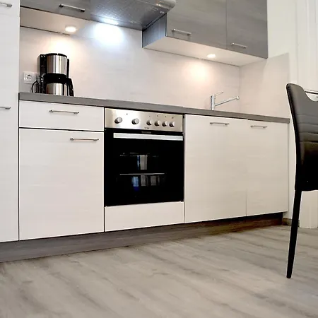 Comfortable Marijana Preko