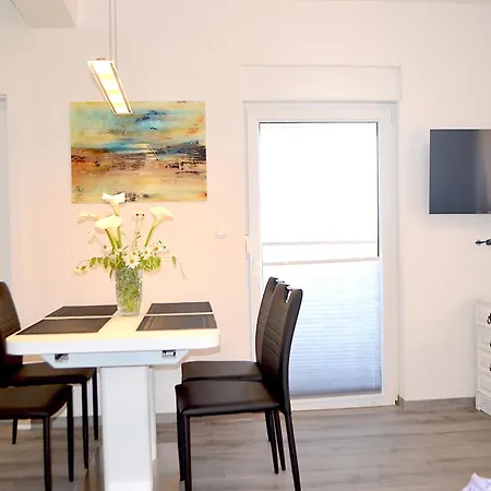 Comfortable Marijana