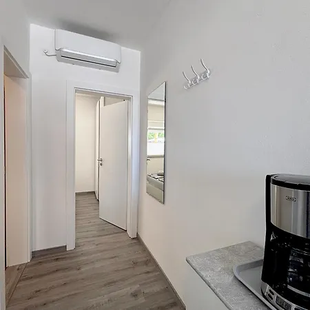 Comfortable Marijana Preko