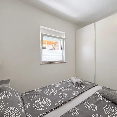 Comfortable Marijana *