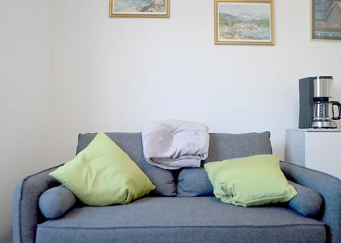 Comfortable Marijana