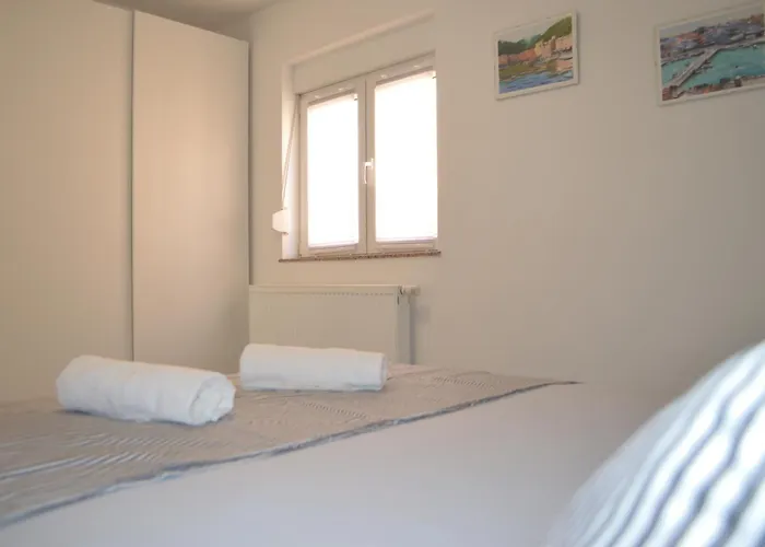 Comfortable Marijana *