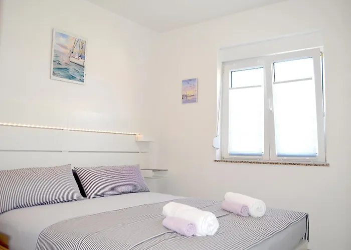 Comfortable Marijana