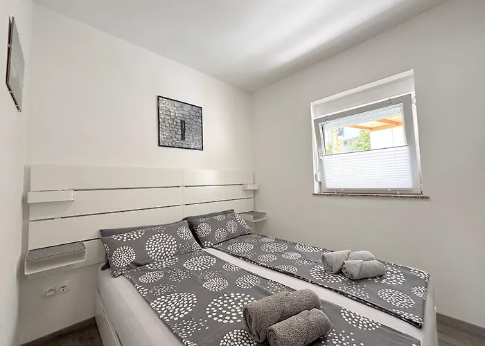 Comfortable Marijana *