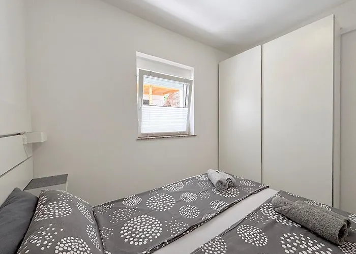 Comfortable Marijana *