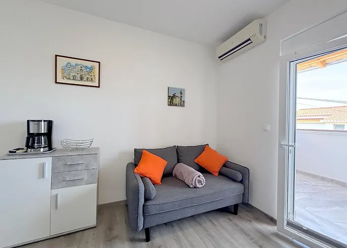 Comfortable Marijana