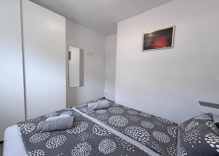 Comfortable Marijana Preko