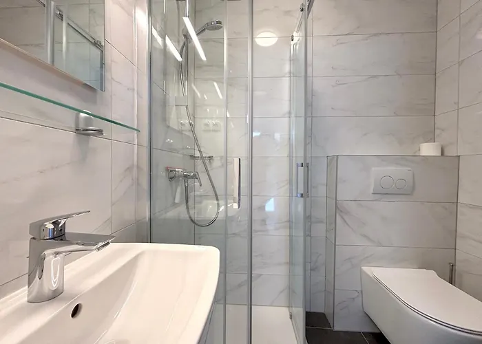 Comfortable Marijana